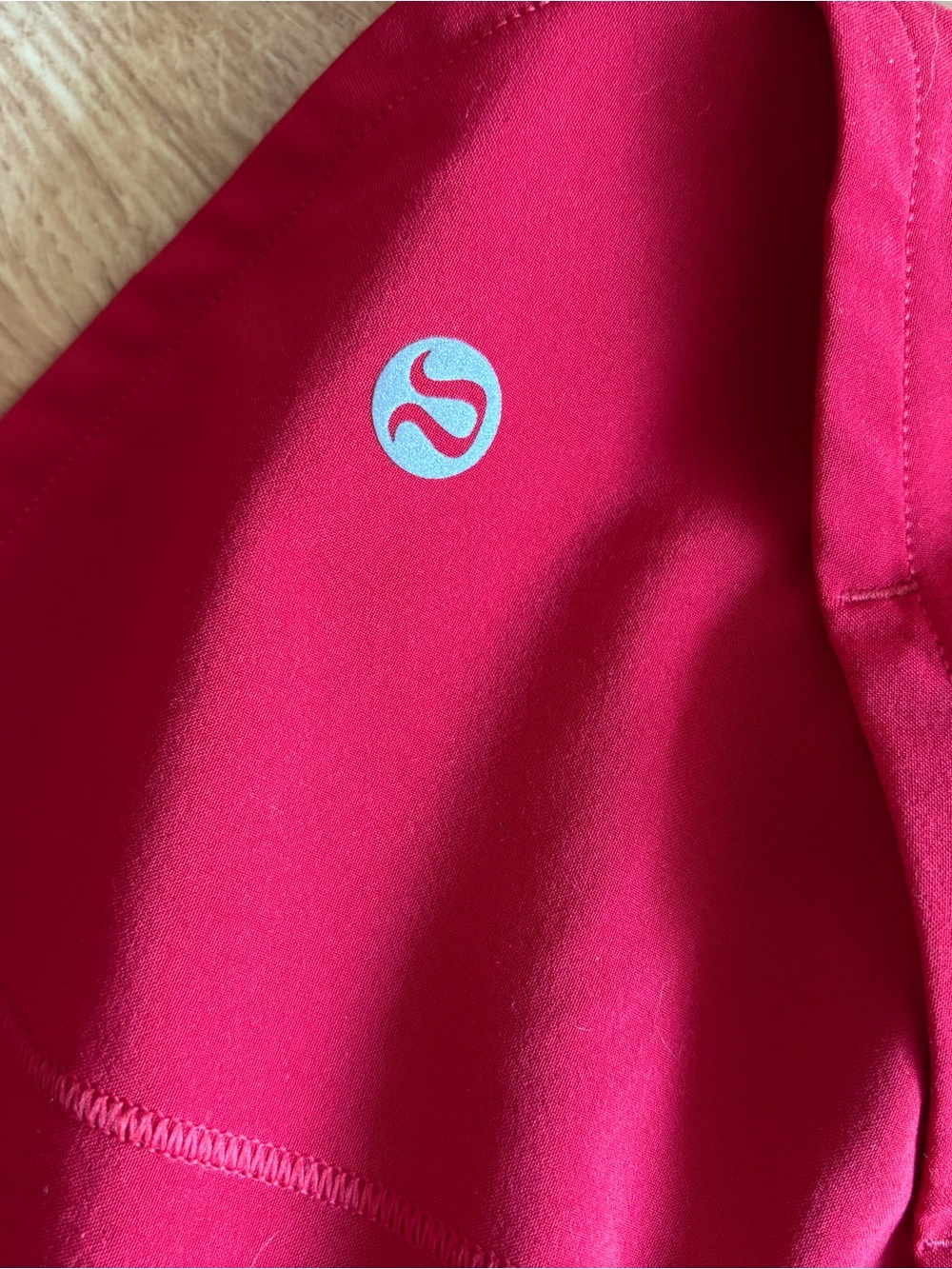 lululemon athletica Women’s Red Speed Up Shorts with Back Zip Pocket - Picture 4 of 6
